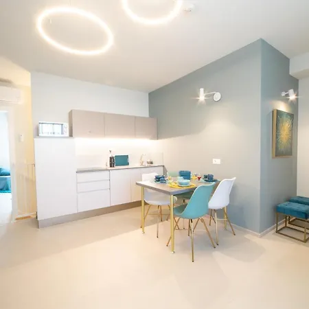 לינה וארוחת בוקר Casa Agnese אלבה