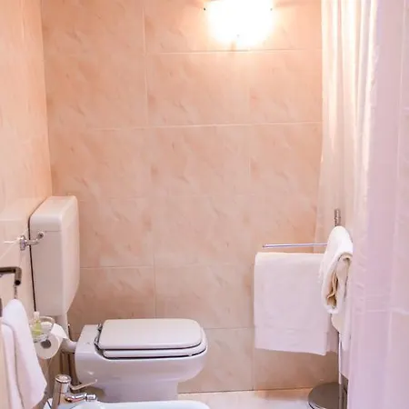 Casa Agnese 4* אלבה