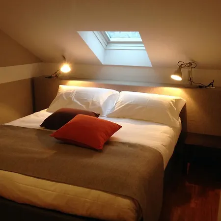 לינה וארוחת בוקר Casa Agnese 4*