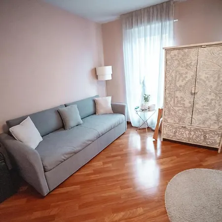 Casa Agnese לינה וארוחת בוקר אלבה